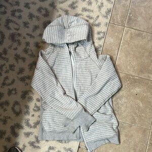 Lululemon size 8 scuba hoodie